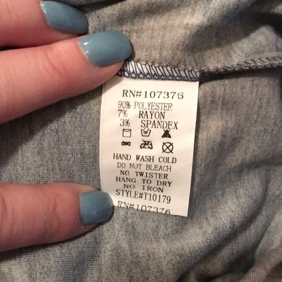 Adorable floral top with sequin LOVE on sleeves - Picture 6 of 6